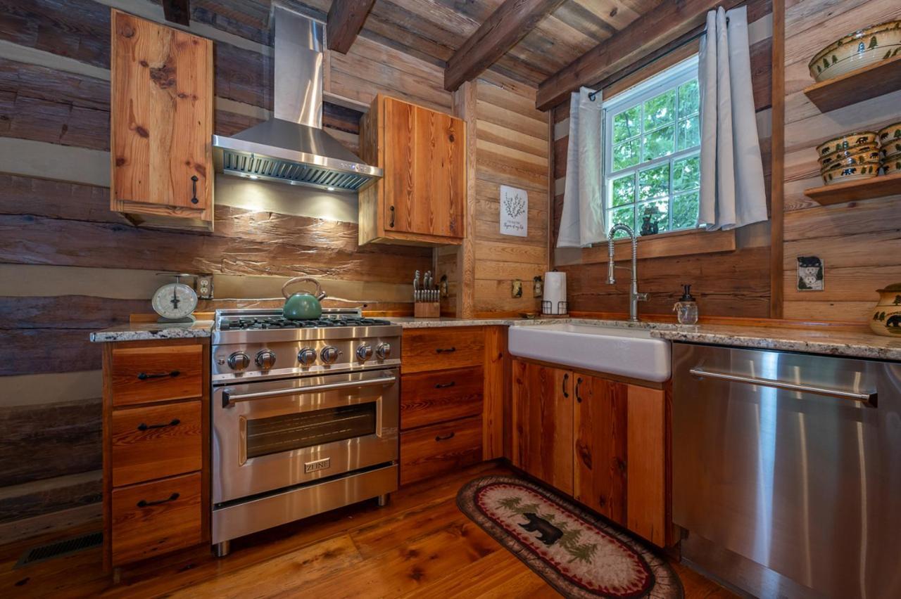 Russell'S Fort At White Oak Point: Historical Cabin On Lake Lure, Luxury, Direct Lake Access! Villa Luaran gambar