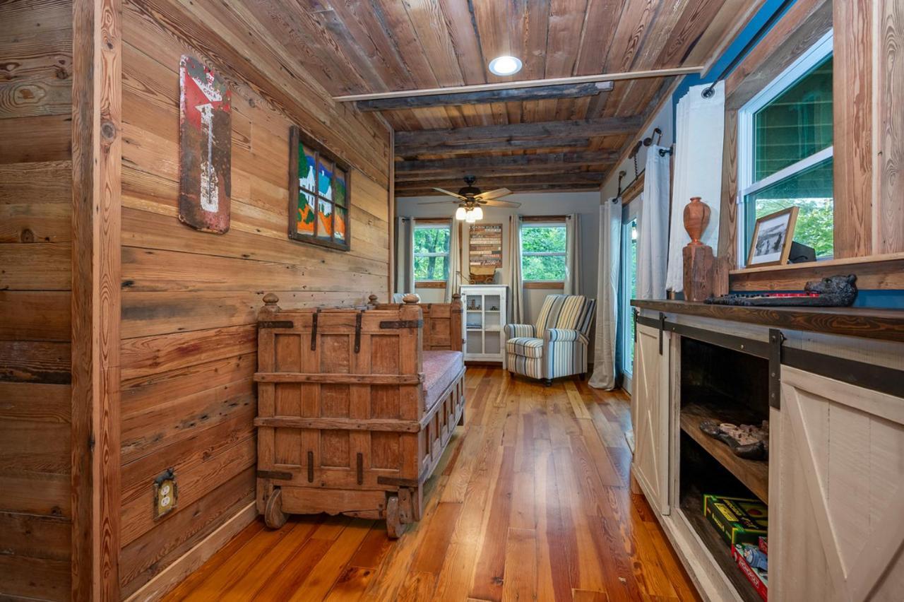 Russell'S Fort At White Oak Point: Historical Cabin On Lake Lure, Luxury, Direct Lake Access! Villa Luaran gambar