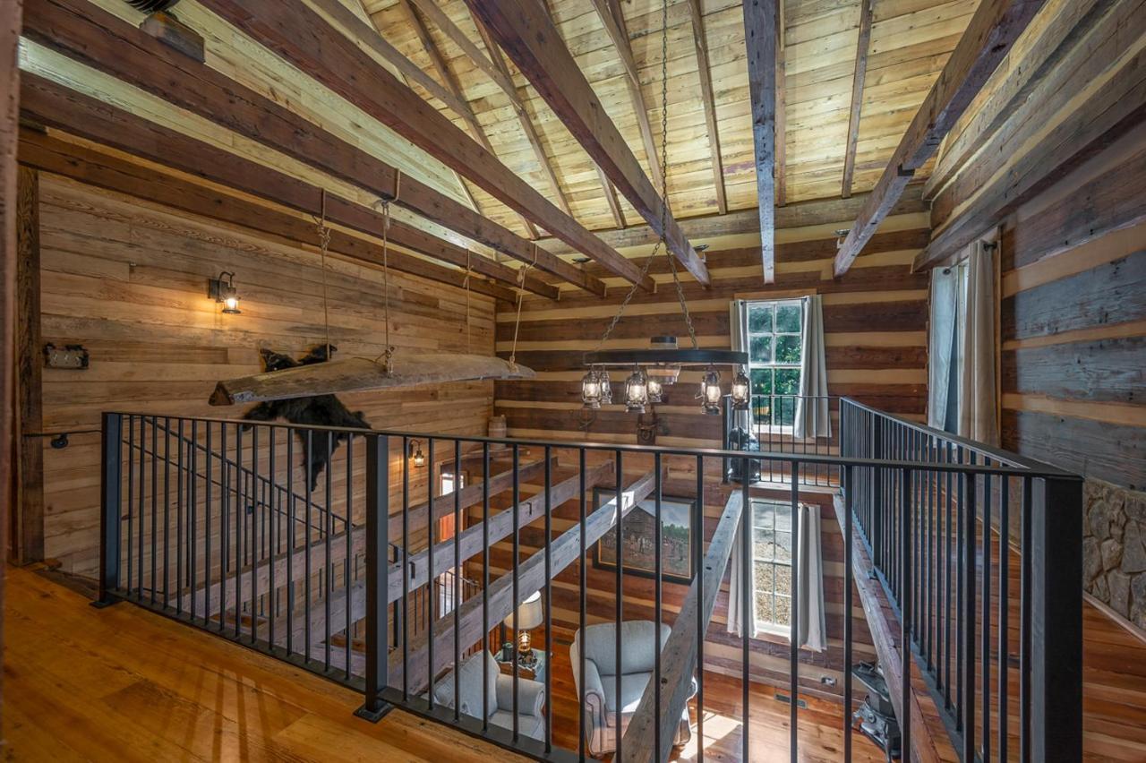 Russell'S Fort At White Oak Point: Historical Cabin On Lake Lure, Luxury, Direct Lake Access! Villa Luaran gambar