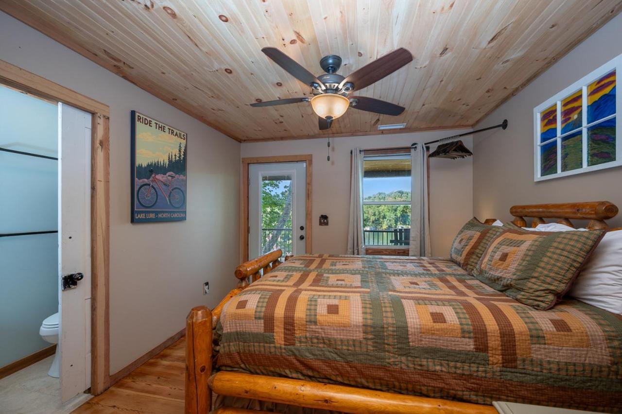 Russell'S Fort At White Oak Point: Historical Cabin On Lake Lure, Luxury, Direct Lake Access! Villa Luaran gambar