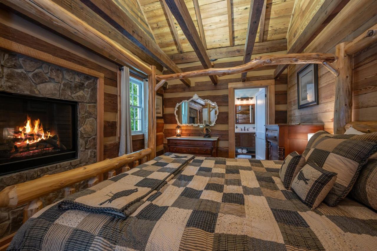 Russell'S Fort At White Oak Point: Historical Cabin On Lake Lure, Luxury, Direct Lake Access! Villa Luaran gambar