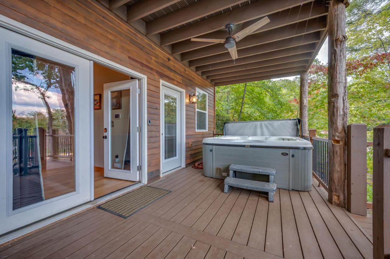 Russell'S Fort At White Oak Point: Historical Cabin On Lake Lure, Luxury, Direct Lake Access! Villa Luaran gambar