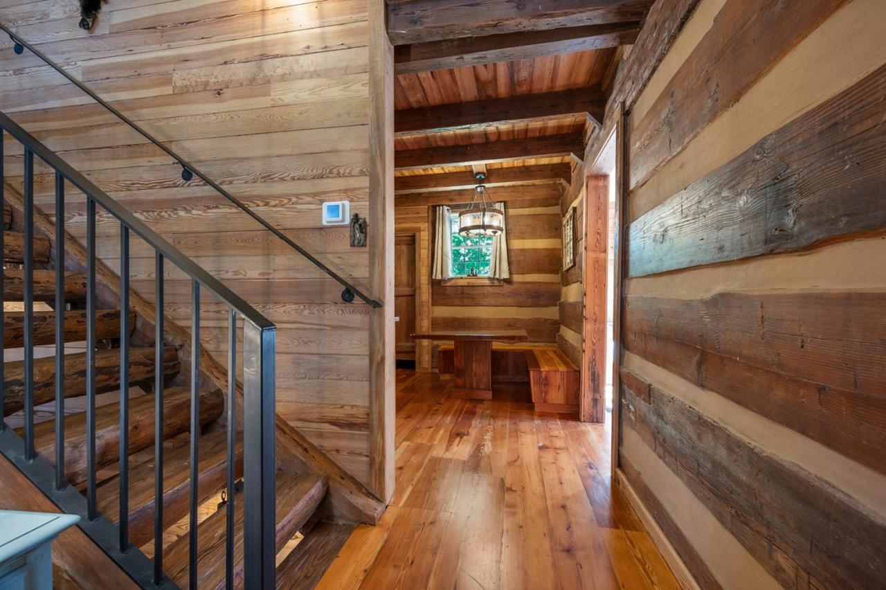 Russell'S Fort At White Oak Point: Historical Cabin On Lake Lure, Luxury, Direct Lake Access! Villa Luaran gambar