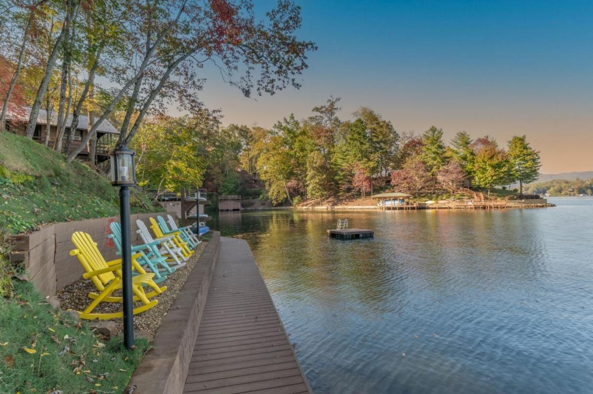 Russell'S Fort At White Oak Point: Historical Cabin On Lake Lure, Luxury, Direct Lake Access! Villa Luaran gambar