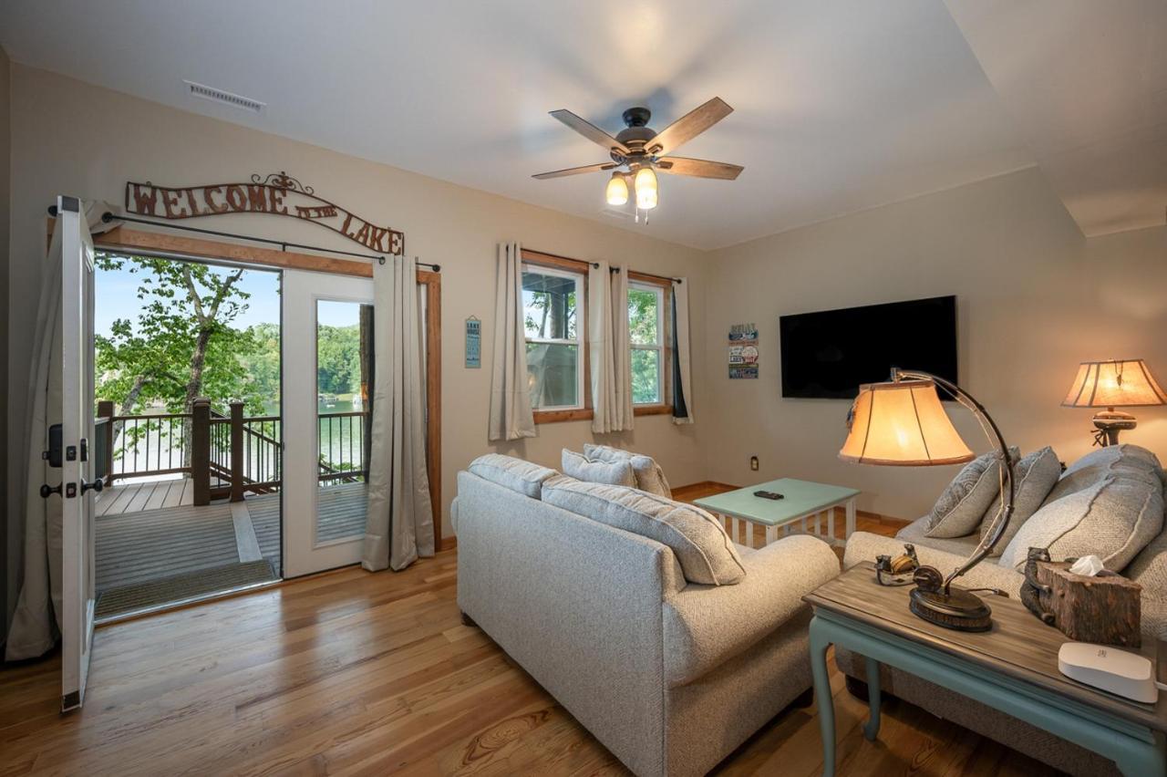 Russell'S Fort At White Oak Point: Historical Cabin On Lake Lure, Luxury, Direct Lake Access! Villa Luaran gambar