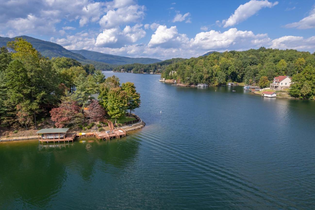 Russell'S Fort At White Oak Point: Historical Cabin On Lake Lure, Luxury, Direct Lake Access! Villa Luaran gambar