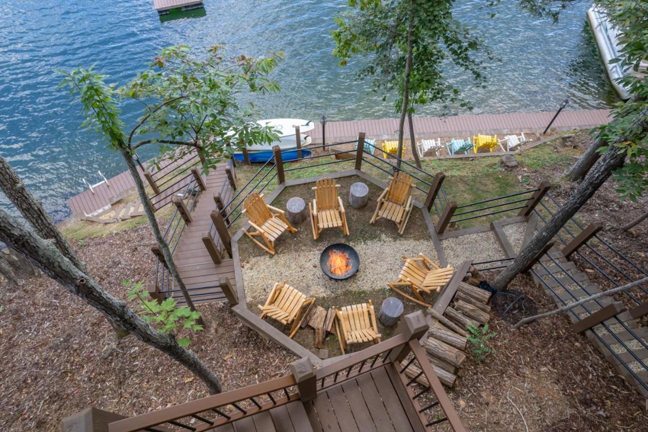 Russell'S Fort At White Oak Point: Historical Cabin On Lake Lure, Luxury, Direct Lake Access! Villa Luaran gambar
